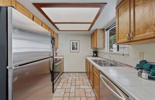 South Lake Tahoe Apartment | Relax at The Lodge at Lake Tahoe with Stunning Ocean Views