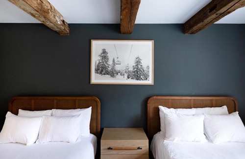Warren Hotel | Relax at The Lodge at Lincoln Peak with Family-Friendly Amenities