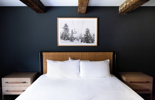 Warren Hotel | Inviting Stay at The Lodge at Lincoln Peak with Breakfast