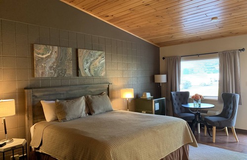 Millersburg Hotel | Inviting Getaway at The Lodge at Lykens Valley with Pool