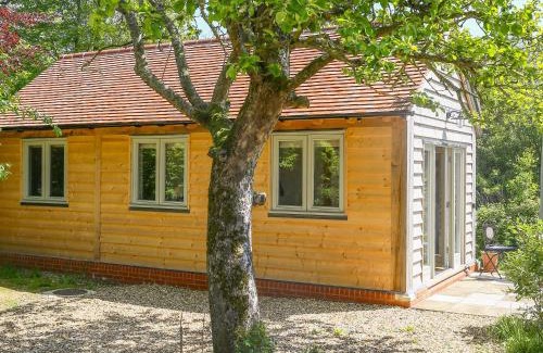 Hankerton House | Child-Friendly Stay at The Lodge at Mortons – 5 Star Rated