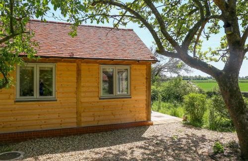 Hankerton House | Child-Friendly Stay at The Lodge at Mortons – 5 Star Rated