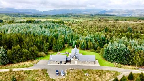 Kippen Villa | Elegant Stay at The Lodge at Muir Estate with Hot Tub Access