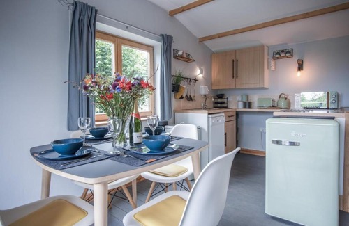 Amroth Apartment | Pet-Friendly 2 Bedroom Lodge at Sheepswalk Farm, Stepaside