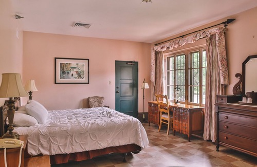 Wakulla Springs Hotel | Experience Nature at The Lodge at Wakulla Springs