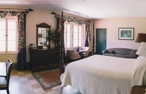 Wakulla Springs Hotel | Experience Nature at The Lodge at Wakulla Springs