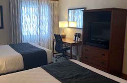 McHenry Hotel | Cozy Retreat at The Lodge at Wisp with Kitchen & Breakfast
