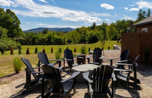 Sunapee Hotel | Unforgettable Stays at The Lodge by Sunapee: 10/10 Rated