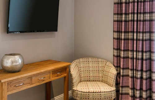 Kendal Hotel | Top-Rated Family-Friendly Stay at The Lodge @ Carus Green