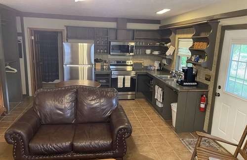 West Baden Springs Cabin | Relaxing Farm Stay at The Lodge with Scenic Lake Views