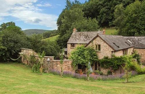 Ross-on-Wye House | Family-Friendly Retreat at The Lodge Farm Barn, 4-Star Stay