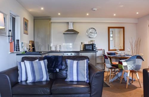 Carlyon Bay House | Family-Friendly Retreat at The Lodge: Rated 8/10 by Guests