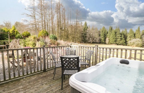 Dol-y-Gaer Cottage | The Lodge