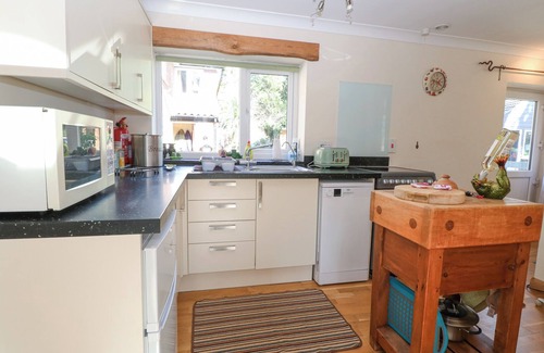 Tunstead Cottage | Discover The Lodge: Family-Friendly with Spa & Breakfast