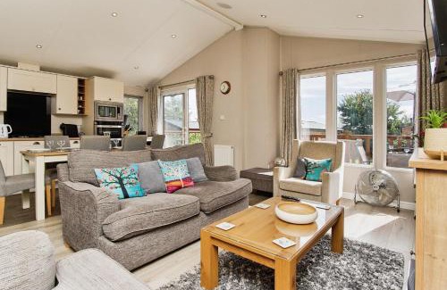 Ryde House | Discover The Lodge: Pet and Child Friendly Getaway