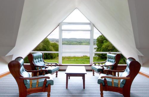 Lecemy Bed & Breakfast | Guest Rated: The Lodge @ Harvey's Point with Breakfast