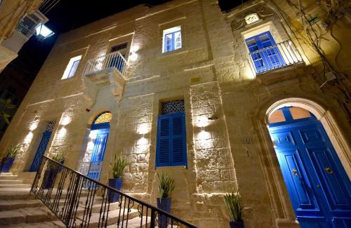 Cospicua Hotel | Discover The Lodge: Top-Rated Stay with Breakfast & Dining