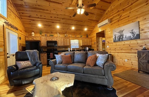 Unaka Cabin | Top-Rated The LODGE: Private Retreat with Pool & Breakfast