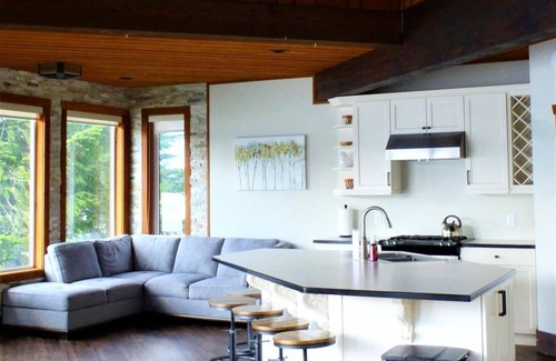 Harrison Hot Springs Cabin | Experience The Lodge on Harrison Lake: Family-Friendly Retreat