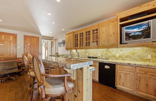 North Upper Truckee Cabin | Experience The Lodge on Oaxaca: Epic Man Cave & Billiards