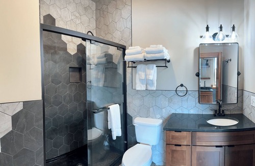 Hancock Apartment | Relaxing Getaway at The Lodge - Palmer Suite for Families