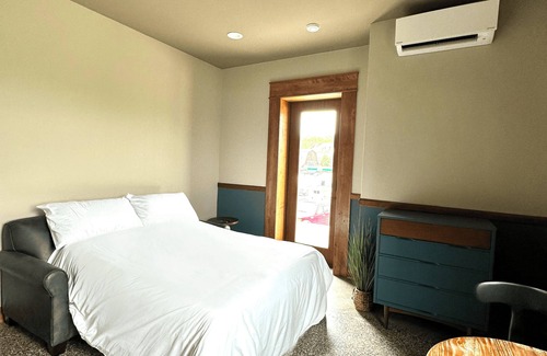 Hancock Apartment | Relaxing Getaway at The Lodge - Palmer Suite for Families