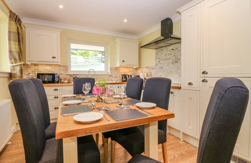 Murthly Cottage | Discover The Lodge: Pet-Friendly Cottage in Blairgowrie