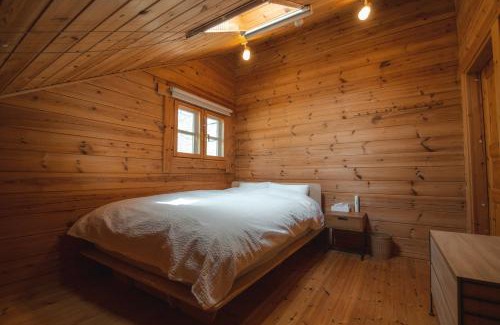 Teshikaga Villa | Experience Comfort at The Lodge 弟子屈 with Inviting Amenities