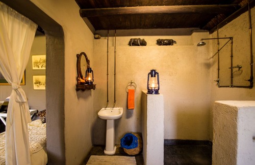 Maruleng Cabin | Convenient Lodge for Up to 12 Guests with Pool & Spa