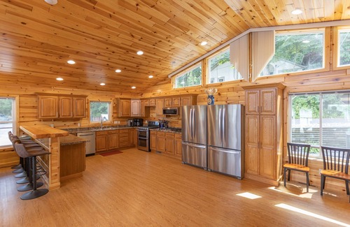 Cassopolis House | Discover The Lodges at Stone Lake - Scenic Lakeside Retreat