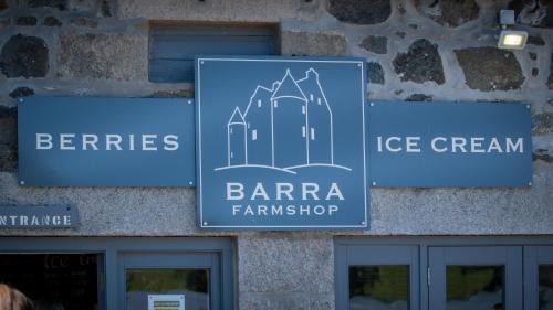 Inverurie Cabin | Discover The Lodges @ Barra Castle: Guest Rated 9.4/10