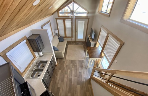 Oak Creek Hotel | Discover The Lodges of Oak Creek: Family-Friendly Retreat