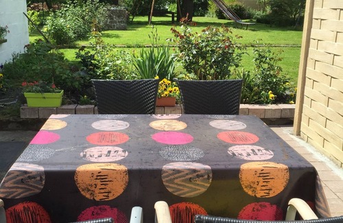 Conde-sur-lʼEscaut Cottage | Pet-Friendly Retreat at The Lodging of the Hermitage