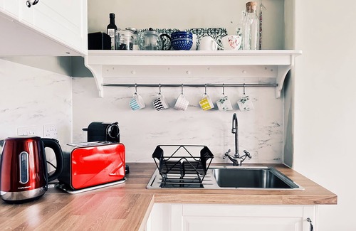 Pontcanna Apartment | Discover The Loft 2BR Duplex: Central Location & Parking