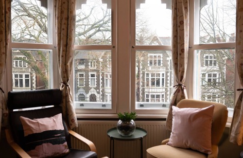 Pontcanna Apartment | Discover The Loft 2BR Duplex: Central Location & Parking