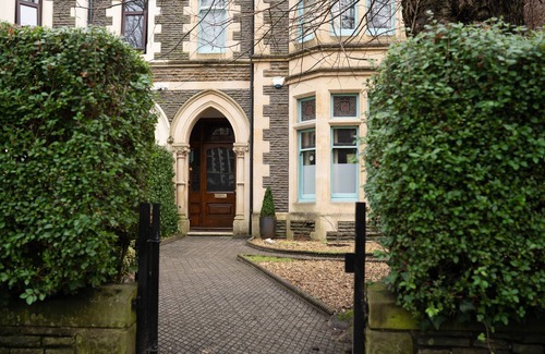 Pontcanna Apartment | Discover The Loft 2BR Duplex: Central Location & Parking