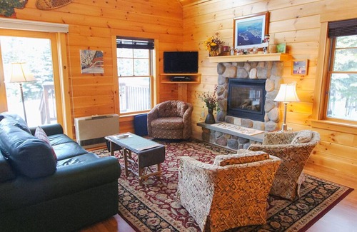 Rangeley Cottage | Experience The Loft: Ideal Retreat for Skiers & Snowmobilers