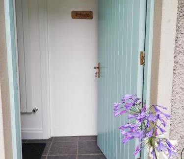 Carrickfergus Apartment | Guest Rated 9.5: The Loft at 522, Family-Friendly Retreat