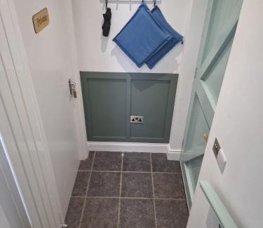 Carrickfergus Apartment | Guest Rated 9.5: The Loft at 522, Family-Friendly Retreat