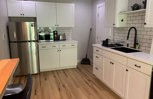 Tillson Apartment | Idyllic Getaway at Blue Heron Watch with Lake Views