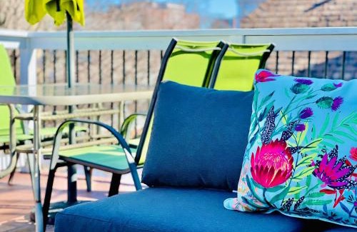 Queens Square Apartment | Discover The Loft at Charlotte's Rose - Pet & Child Friendly