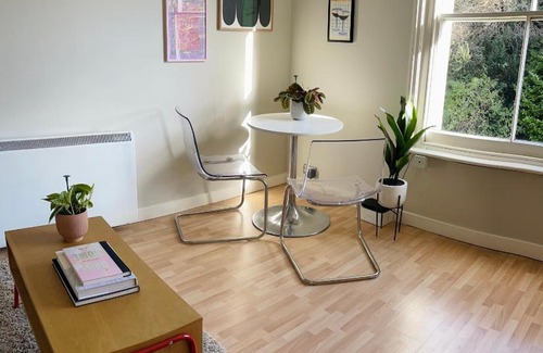 Royal Tunbridge Wells Apartment | Child-Friendly Retreat at The Loft at Molyneux - Perfect Stay