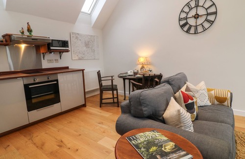 Newton St Loe Apartment | Relax at The Loft at Lucott House with Garden in Bath
