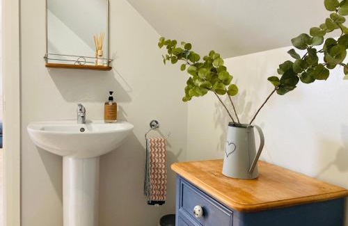 Ballymena Apartment | Guest Rated 9.7: The Loft at Number 84 Awaits You