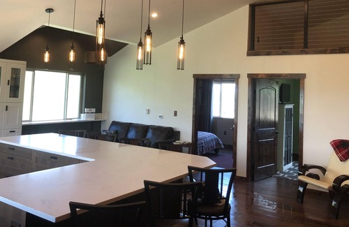 Morrison House | The LOFT at Red Rocks Bed and Breakfast, Colorado
