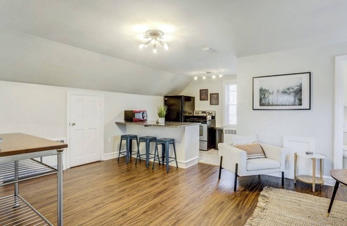 Lancaster House | Elevated Comfort at The Loft at Riverside - Guest Rated 10/10