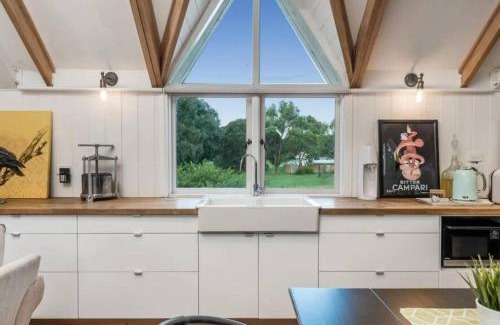 Shelford Apartment | Family-Friendly Getaway at The Loft at Shelford