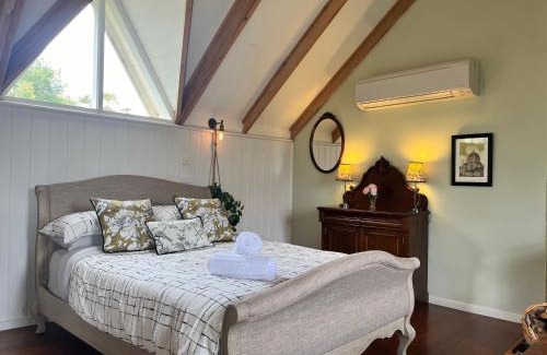 Shelford Apartment | Family-Friendly Getaway at The Loft at Shelford
