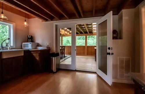 High Falls House | Discover The Loft At The Inn At High Falls - Pet Friendly Retreat