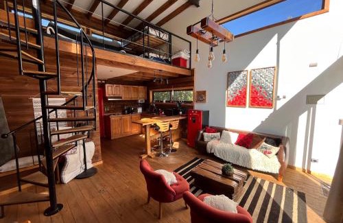 Pinto Ski Chalet | Family-Friendly Retreat at The Loft with Top Guest Ratings